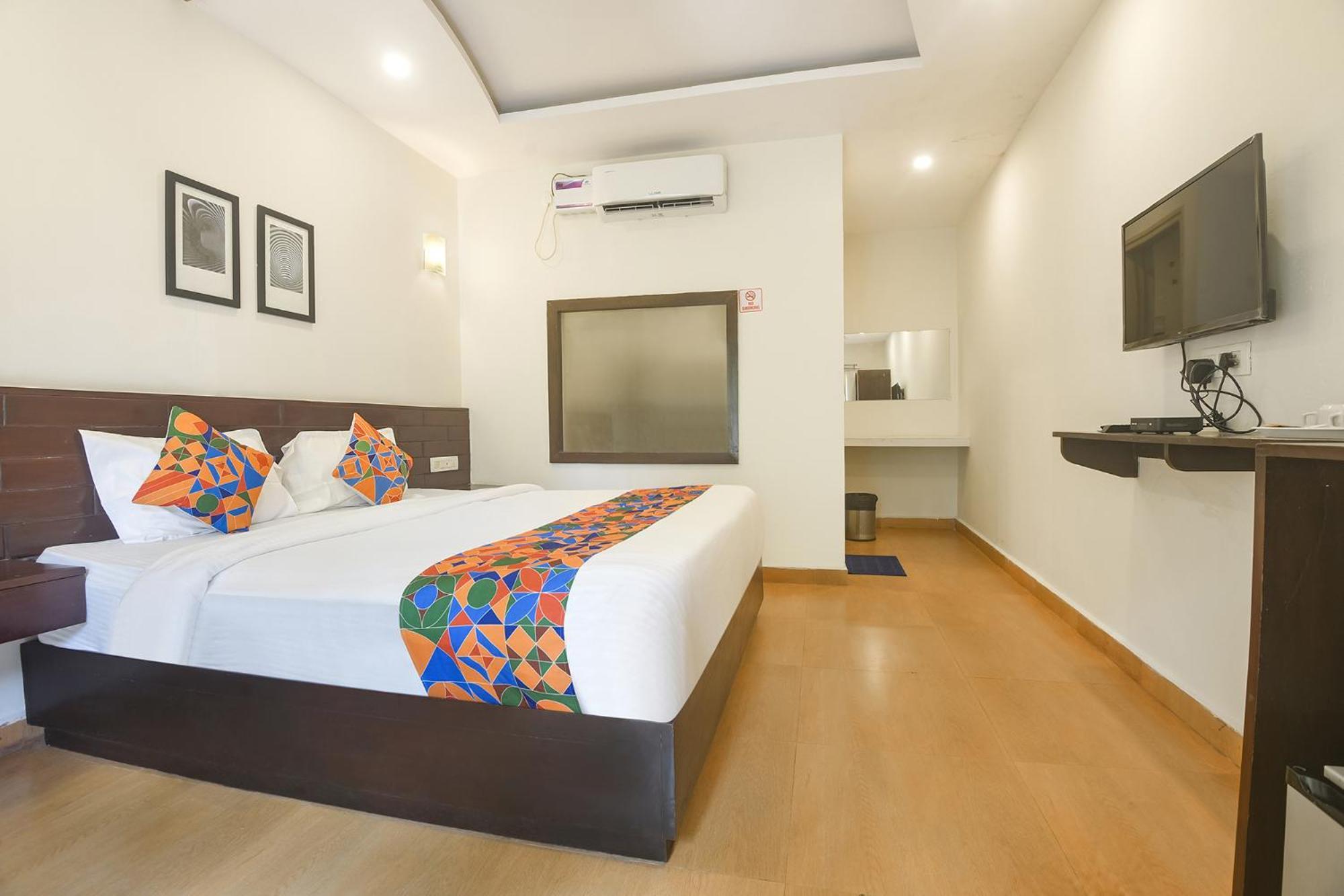 Fabhotel La Volga - Nr Morjim Beach Ngoại thất bức ảnh