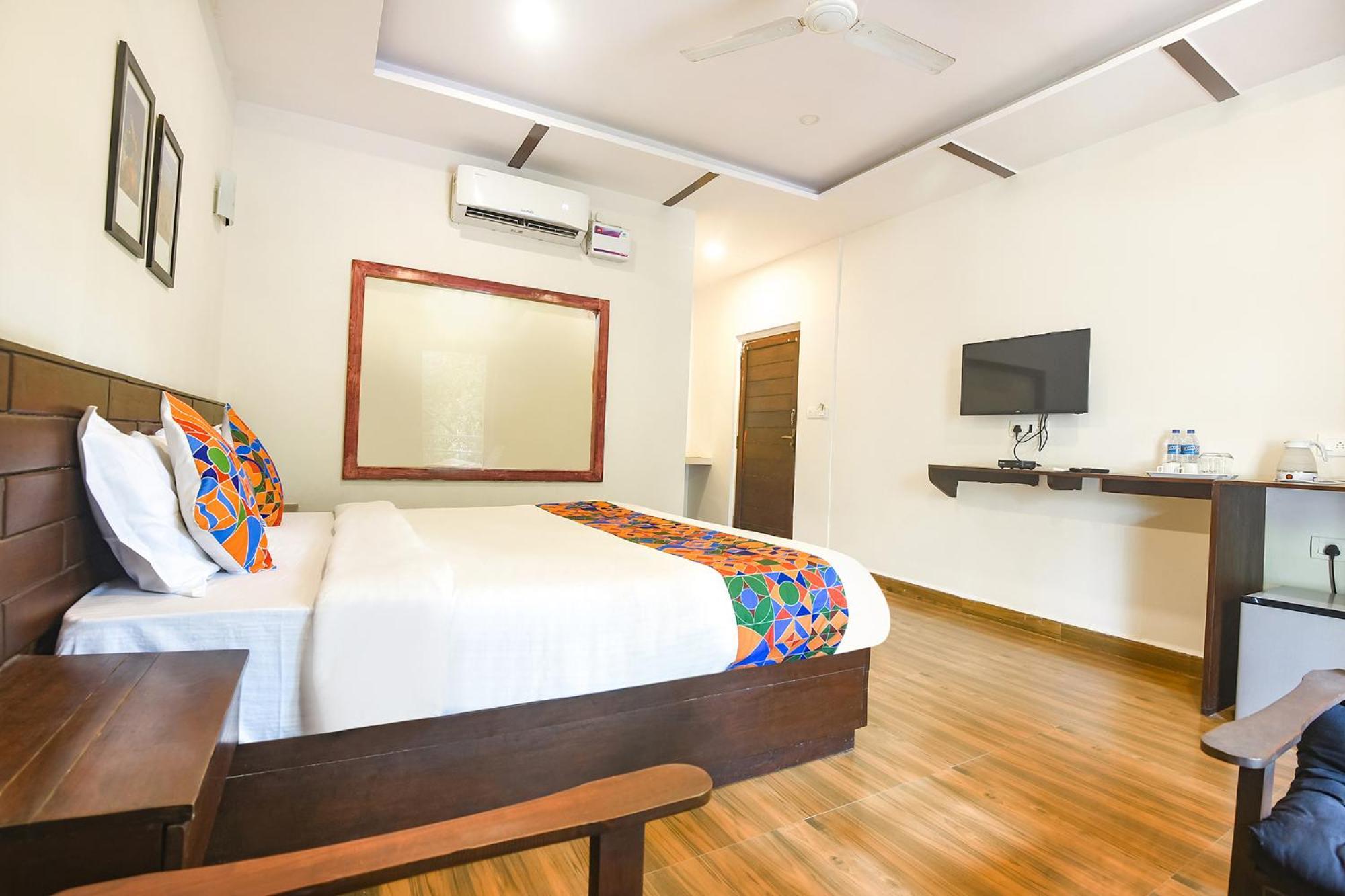 Fabhotel La Volga - Nr Morjim Beach Ngoại thất bức ảnh