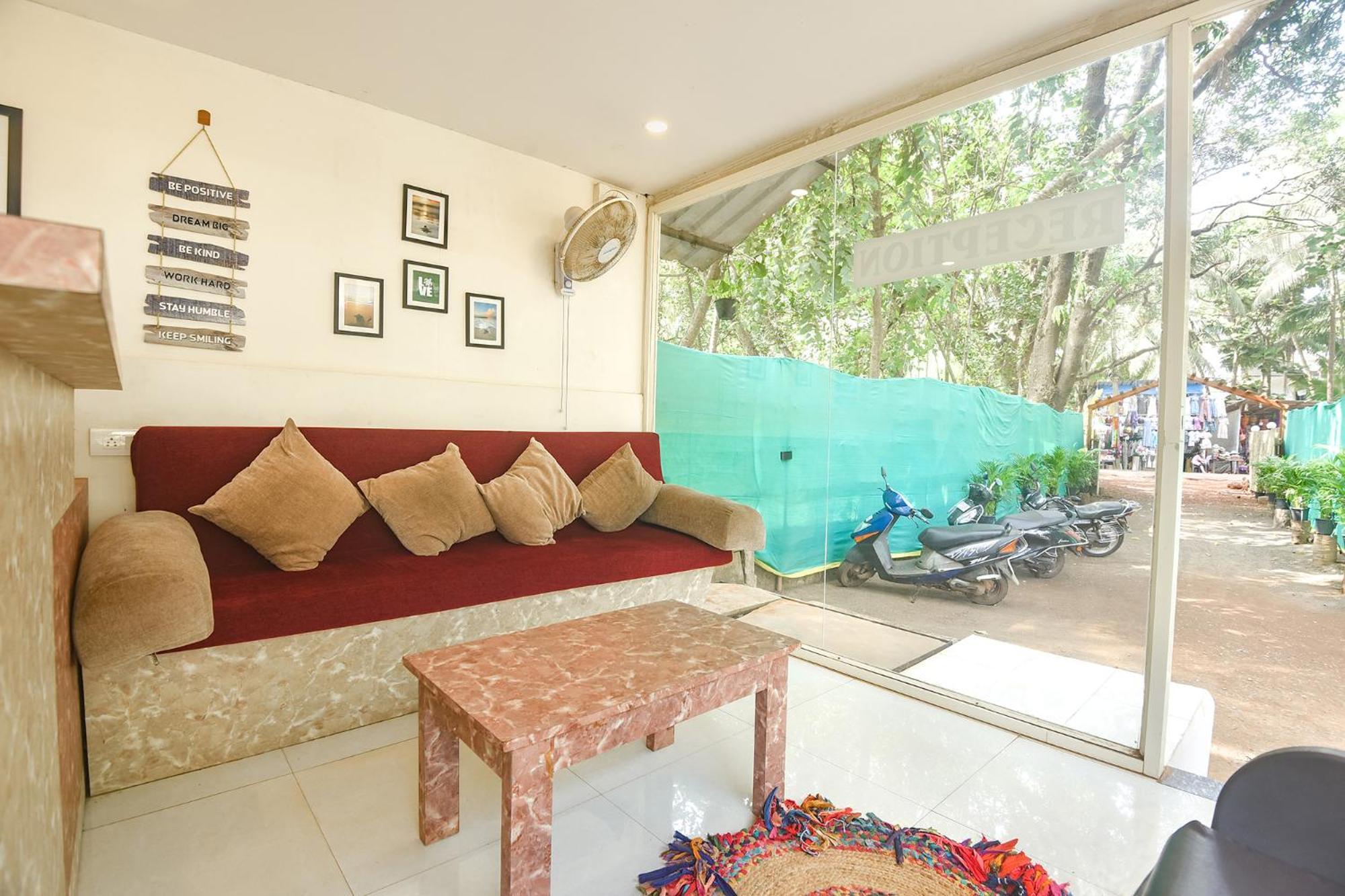 Fabhotel La Volga - Nr Morjim Beach Ngoại thất bức ảnh